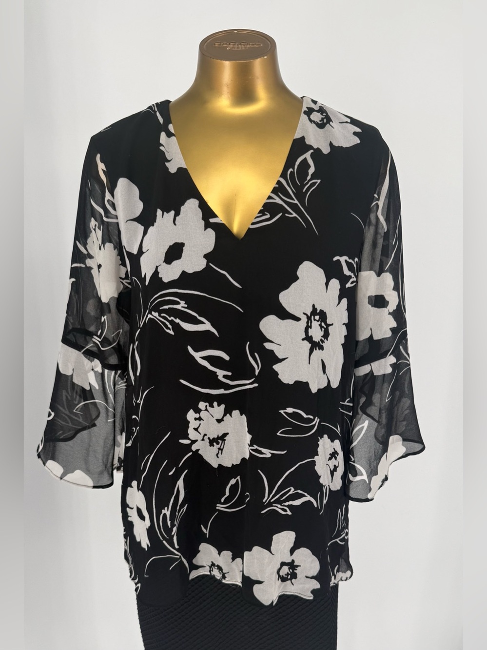 Calvin Klein Black & White Floral V-Neck Chiffon Tunic Blouse Size Medium